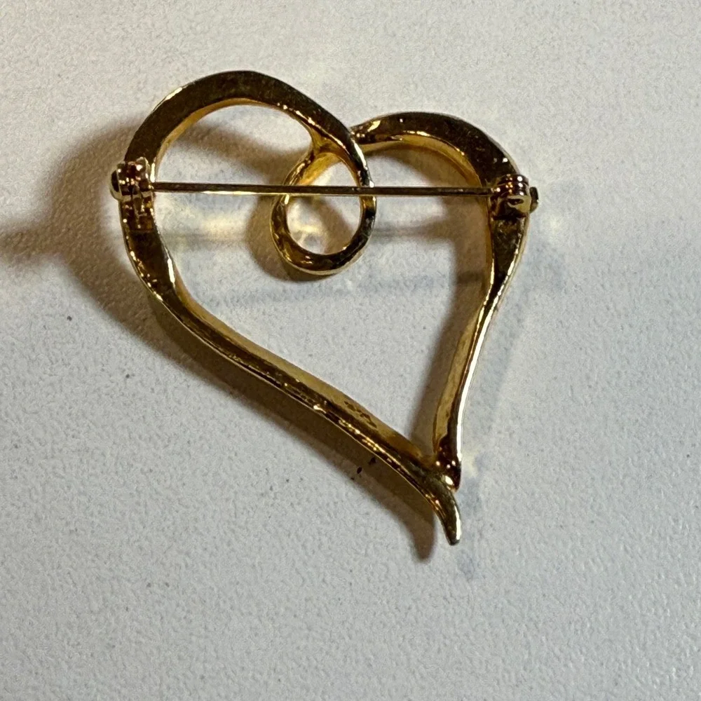 Heart Brooch‎ Gold Tone Modernist Open Swirl Design Women's Jewelry Pin